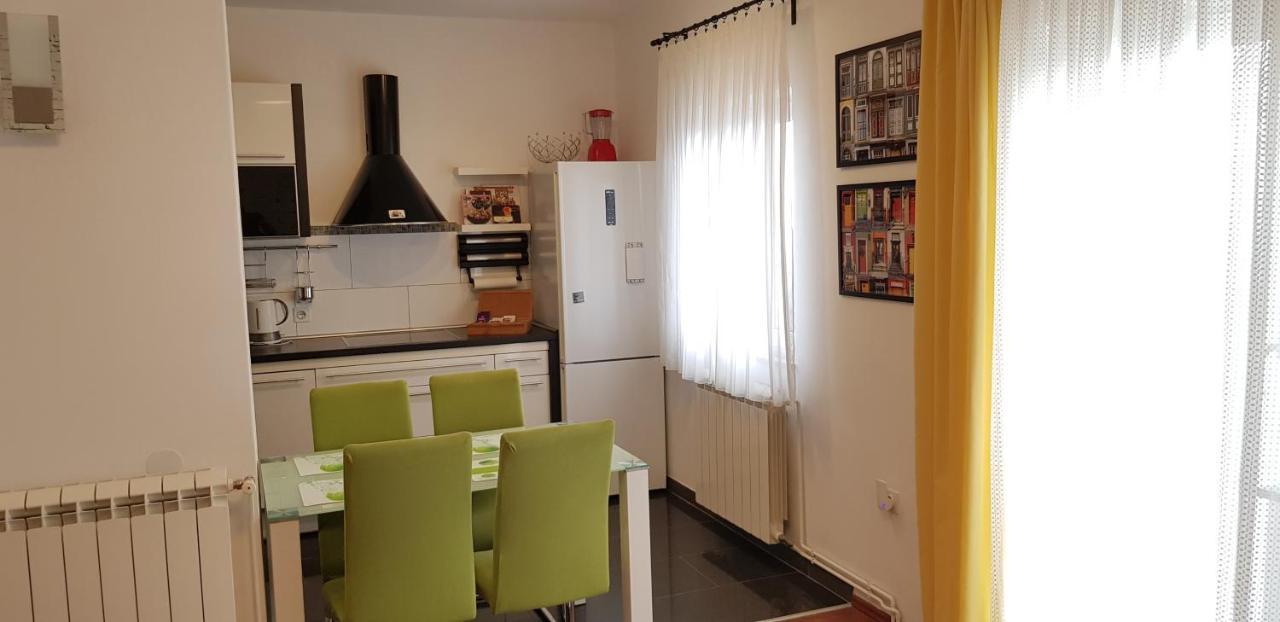 Apartman I Studio Apartman Majoli Kukuljanovo Exterior photo