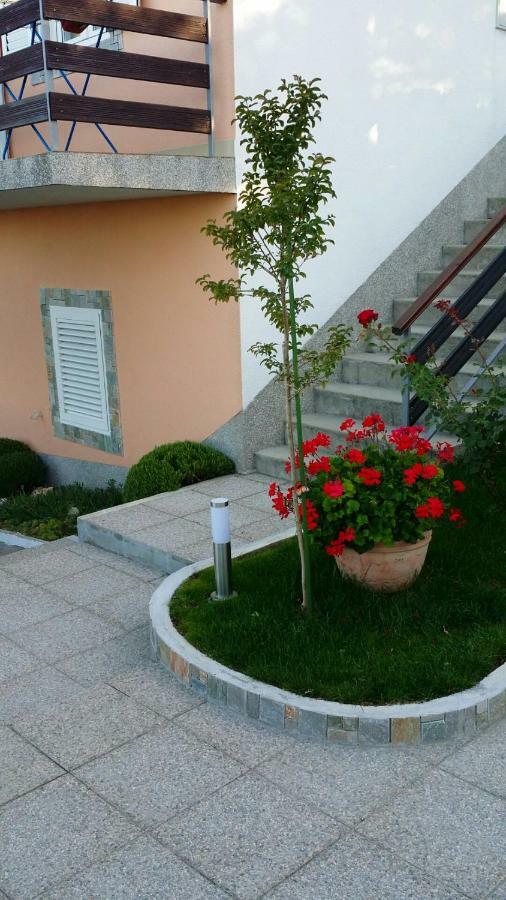 Apartman I Studio Apartman Majoli Kukuljanovo Exterior photo